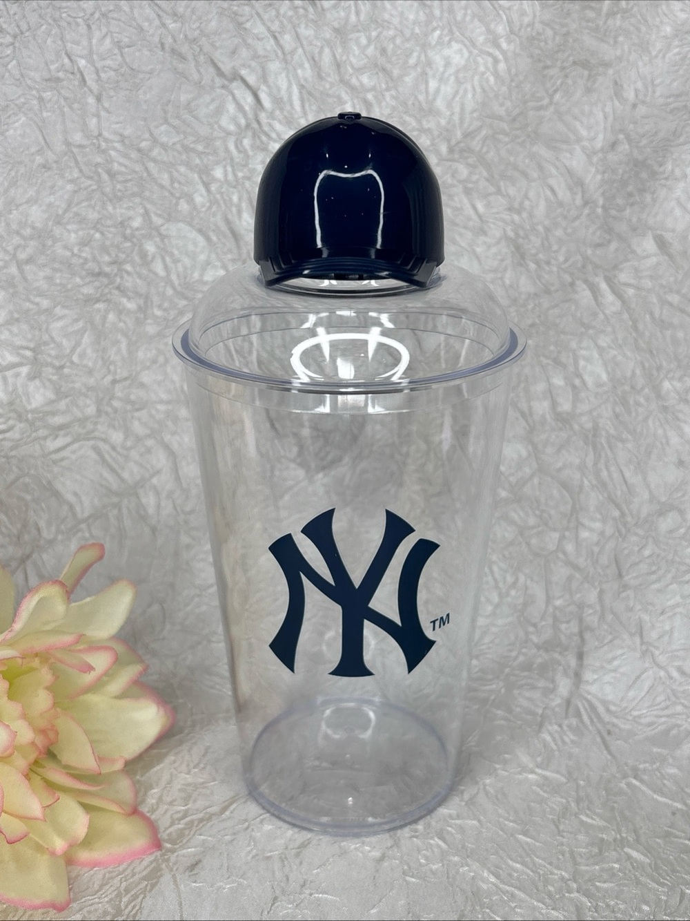 NY Yankees 16oz Cocktail Shaker Drink Cup Clear Acrylic Yankee Cap Stadium MLB